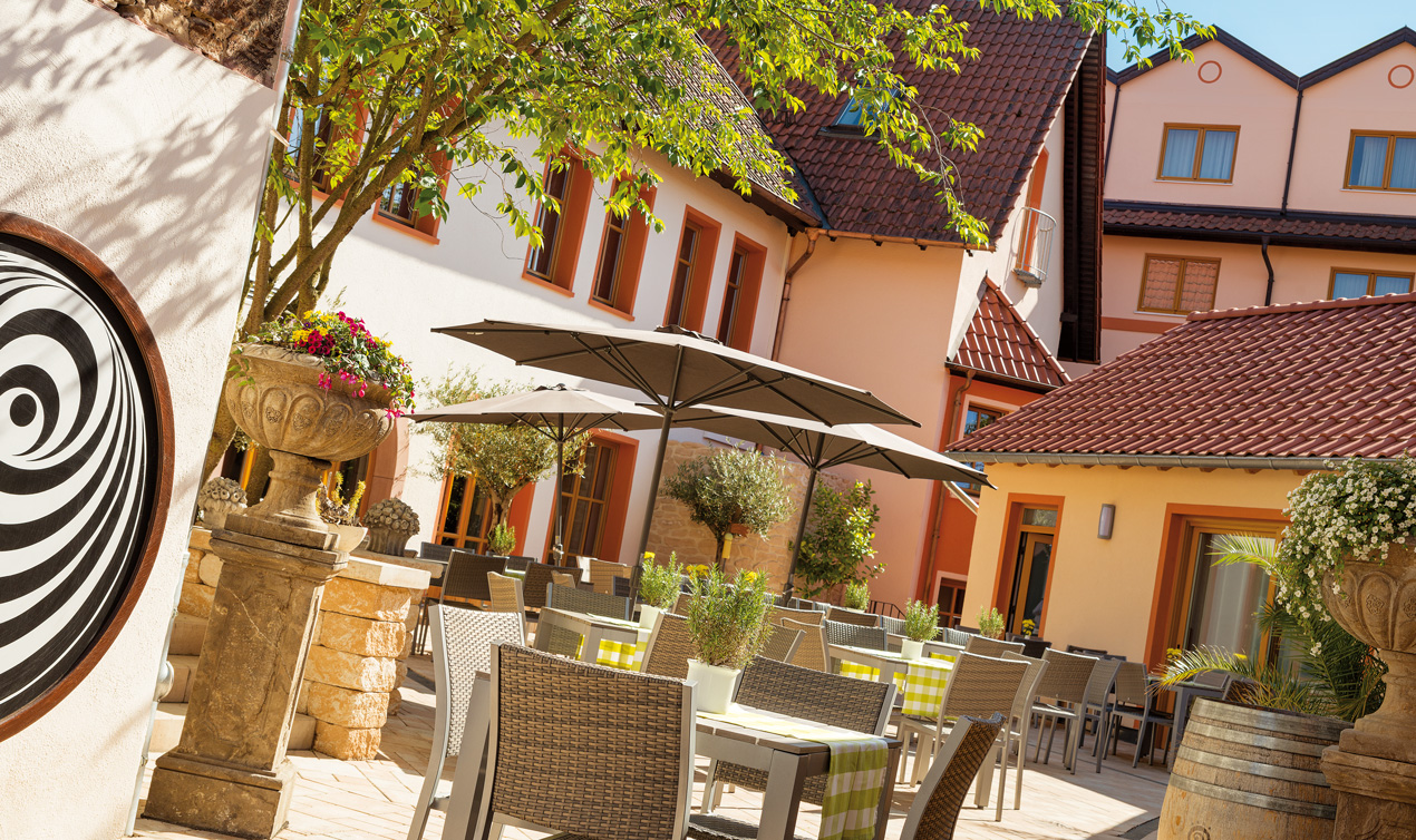 Mediterraner Garten am Landhaus im Pfalzhotel Asselheim_1